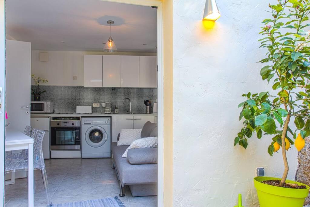 Appartement Lumineux Avec Terrasse Jardin Et Acces Piscine Villefranche-sur-Mer Exterior photo